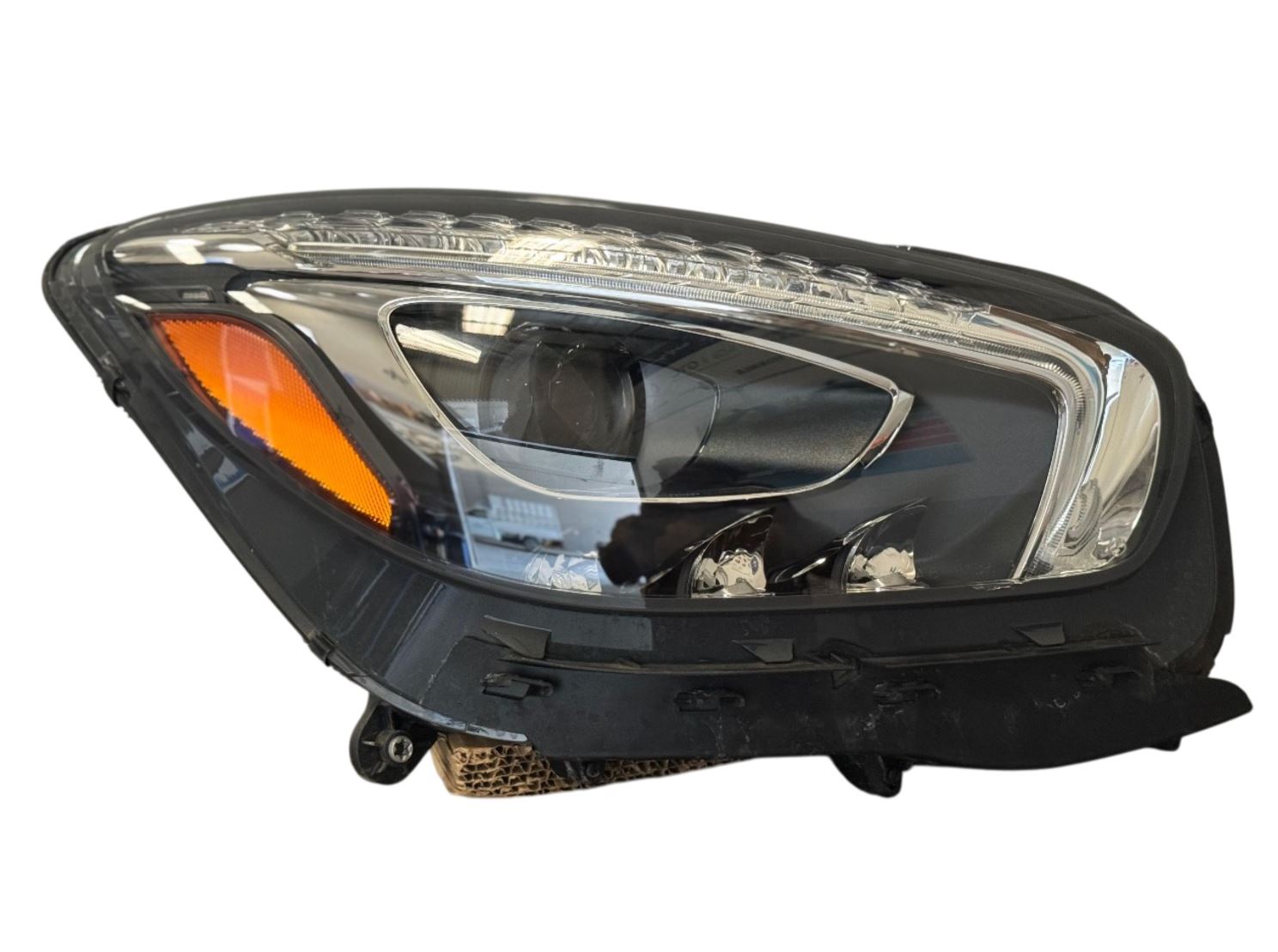 Mercedes-Benz GT63 AMG Headlight – Right Side (2016–2019) LED – A1909066700 (Used)