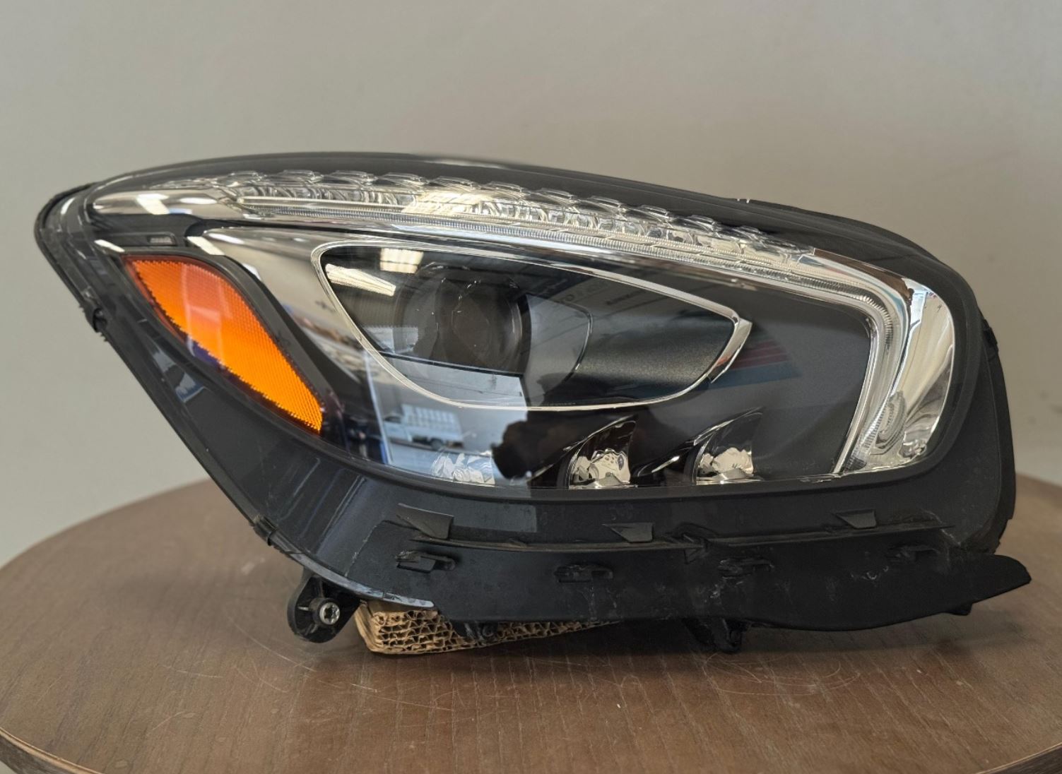 Mercedes-Benz GT63 AMG Headlight – Right Side (2016–2019) LED – A1909066700 (Used)